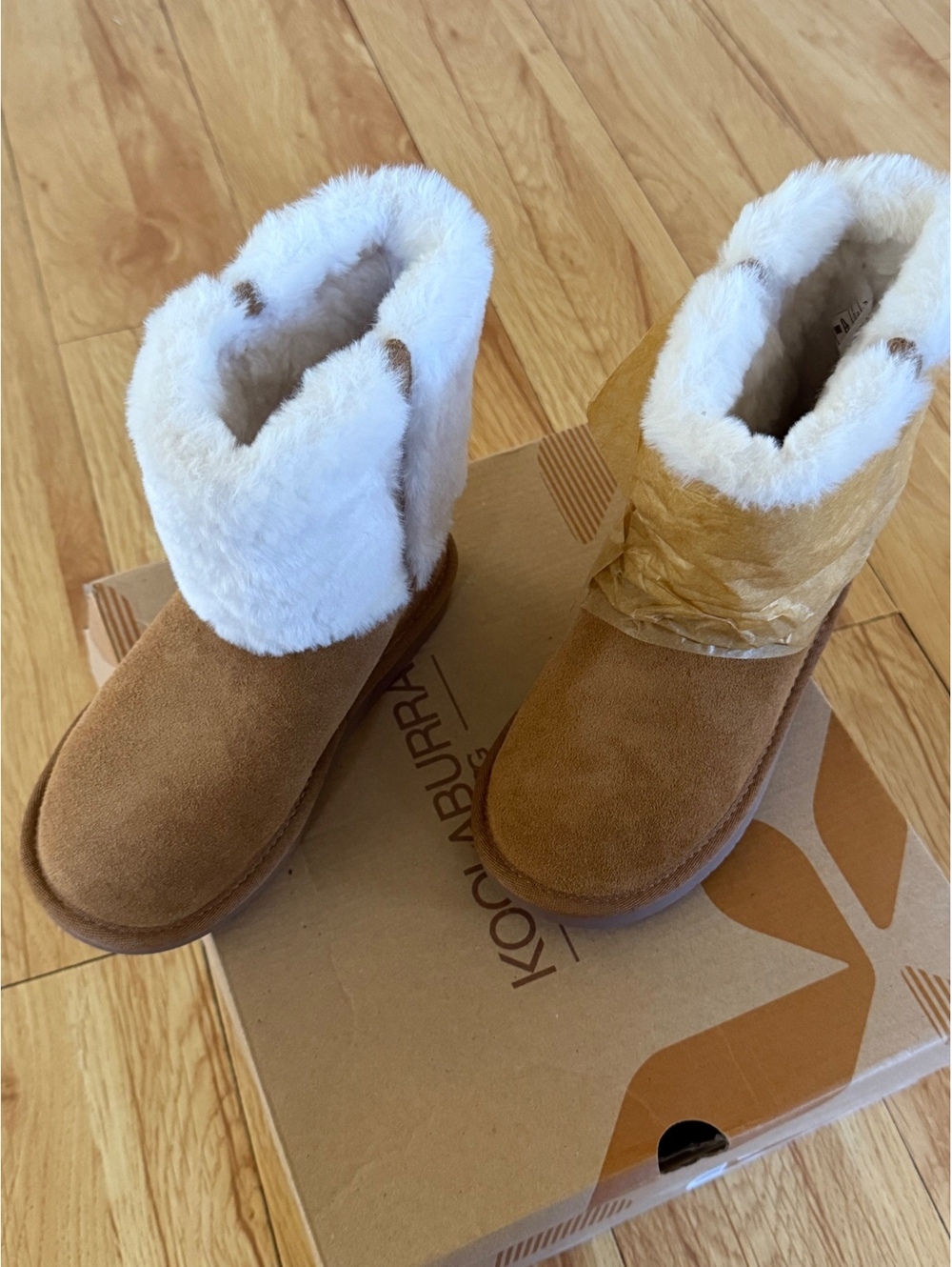 NIB Koolaburra by UGG Aubrei Short Boots Chestnut Faux Fur Kids Size 12 1135953K